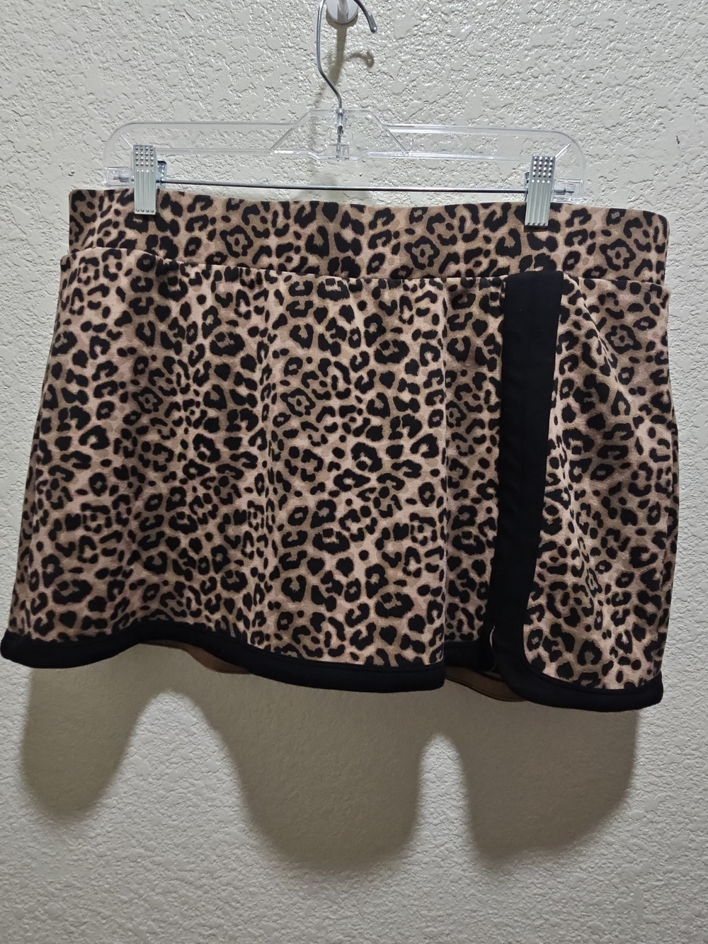 JoyLab Leopard Print Skort with Black Trim Size XXL (18-20) - Picture 3 of 11